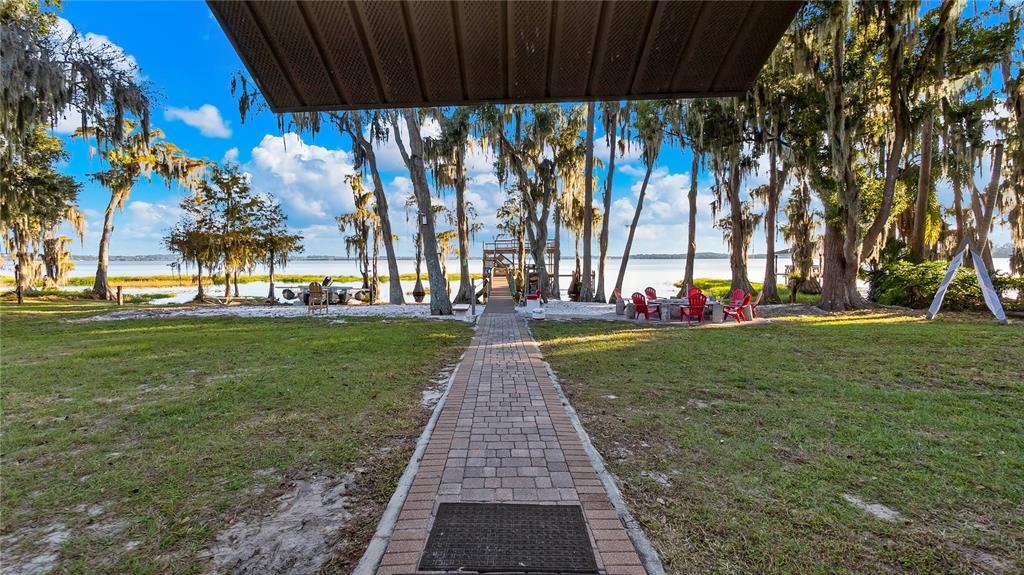 1241 W LAKESHORE DRIVE