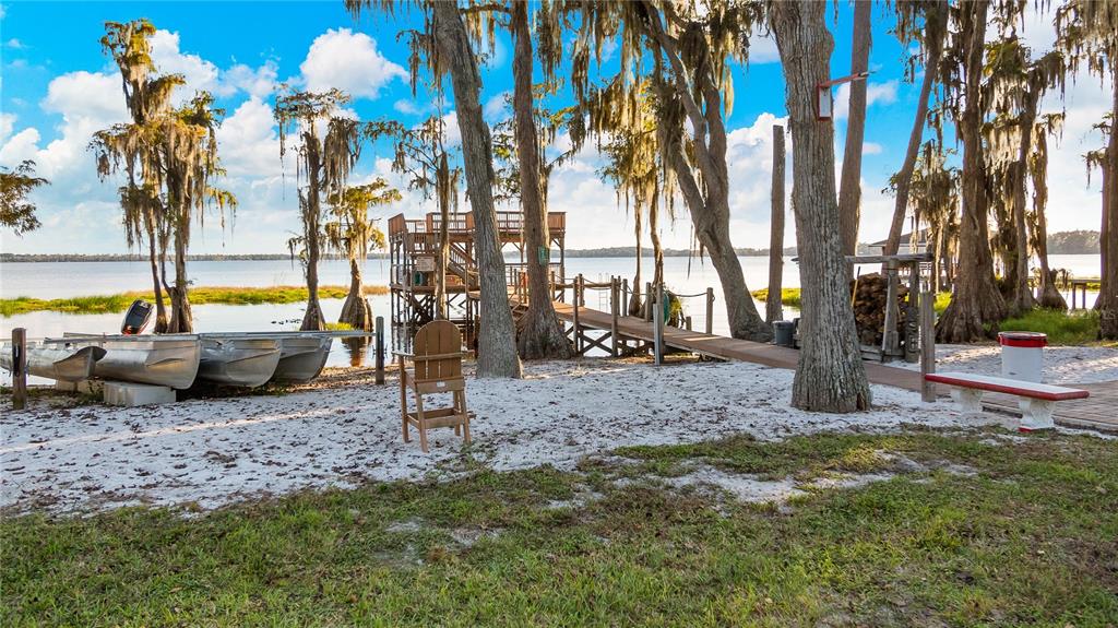 1241 W LAKESHORE DRIVE