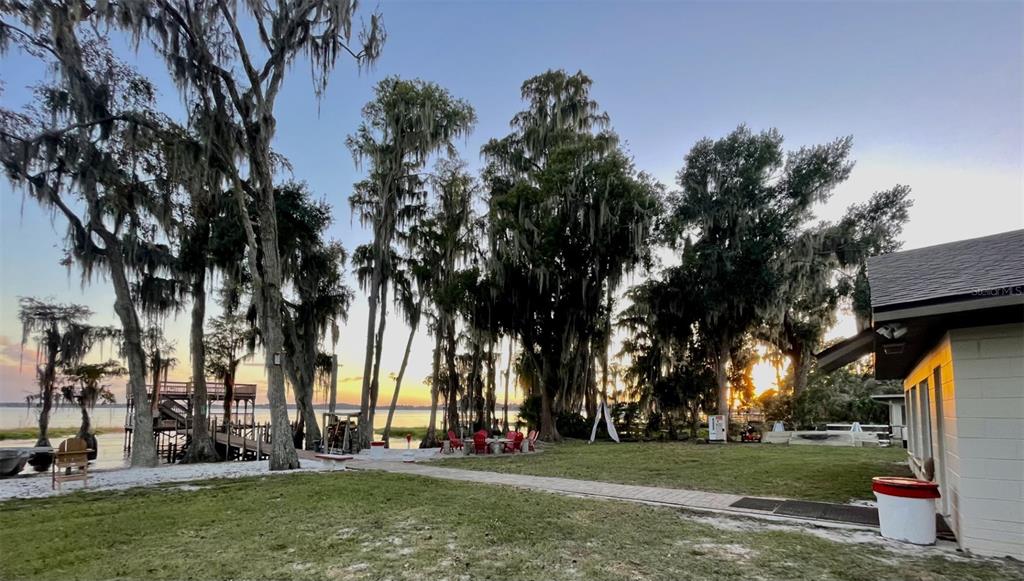 1241 W LAKESHORE DRIVE