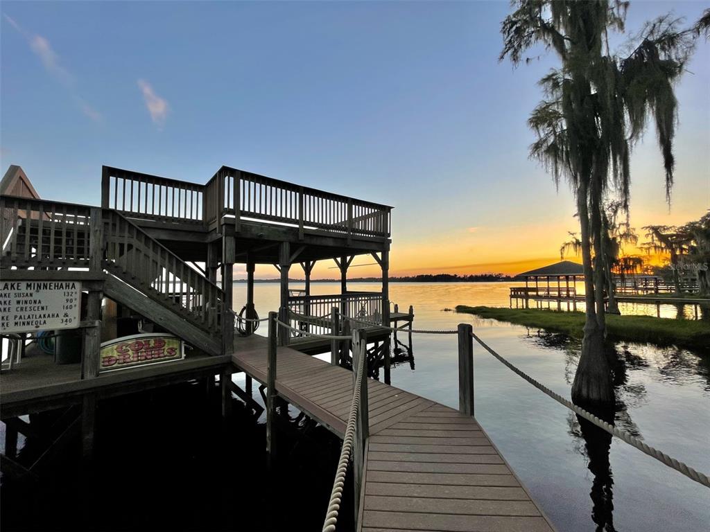 1241 W LAKESHORE DRIVE