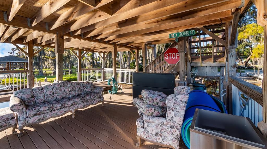 1241 W LAKESHORE DRIVE