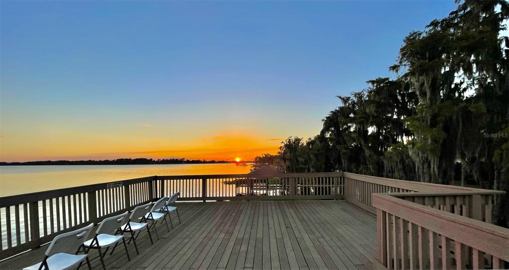 1241 W LAKESHORE DRIVE