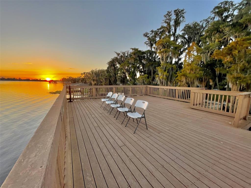 1241 W LAKESHORE DRIVE