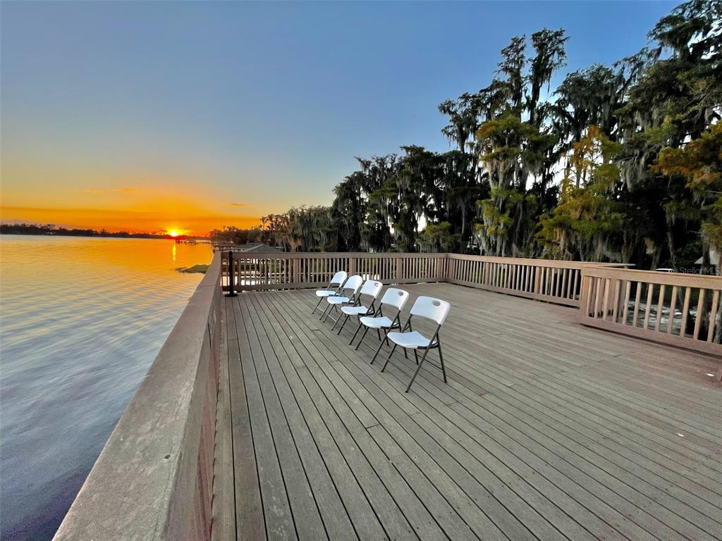 1241 W LAKESHORE DRIVE