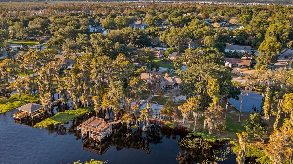 1241 W LAKESHORE DRIVE