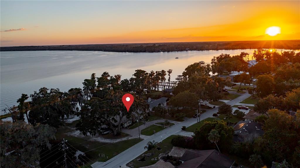1241 W LAKESHORE DRIVE