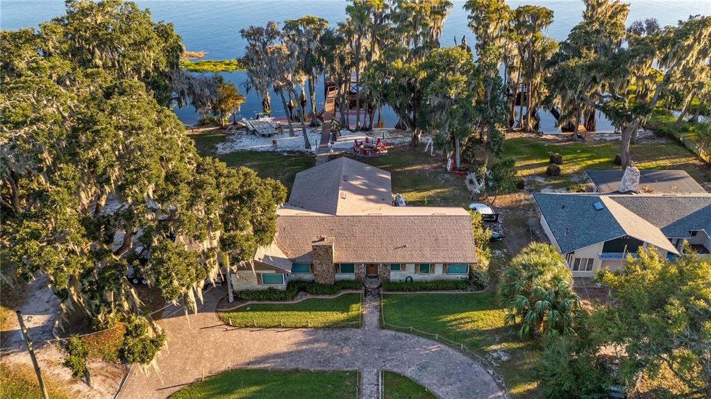 1241 W LAKESHORE DRIVE
