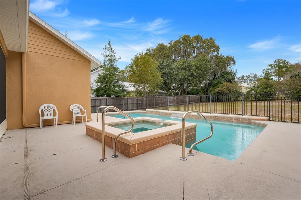 10336 LAKE LOUISA ROAD