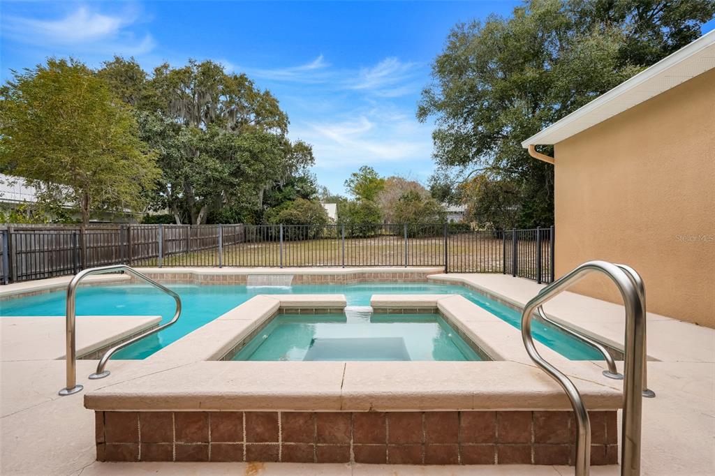 10336 LAKE LOUISA ROAD