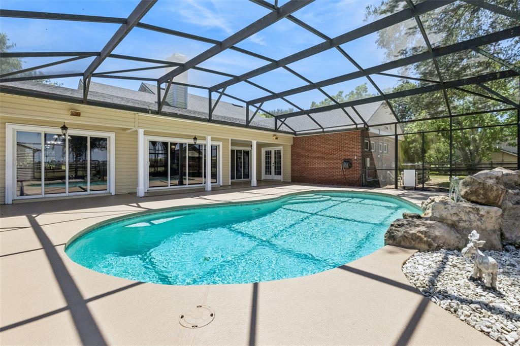 14951 THOROUGHBRED LN