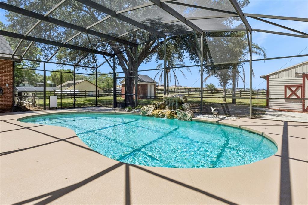 14951 THOROUGHBRED LN