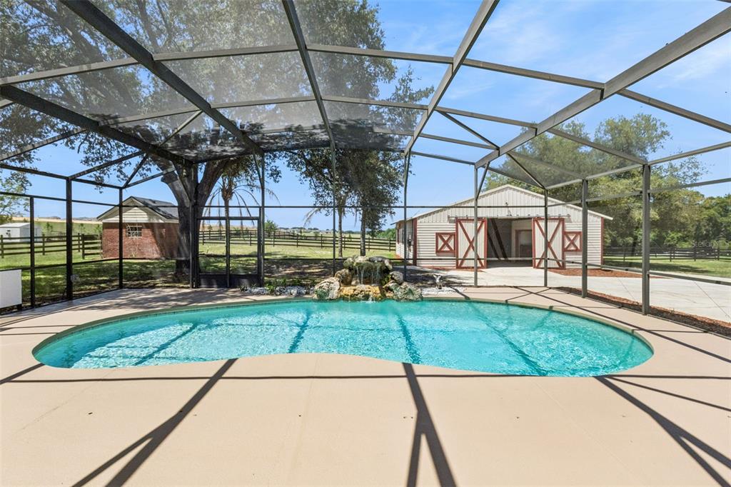 14951 THOROUGHBRED LN