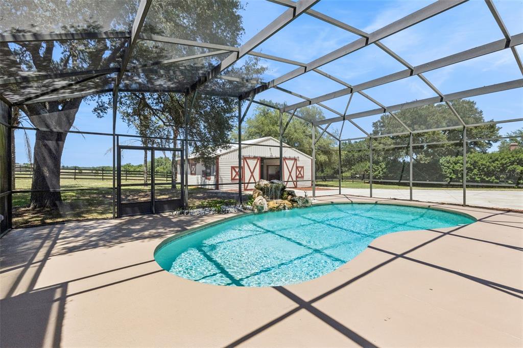 14951 THOROUGHBRED LN
