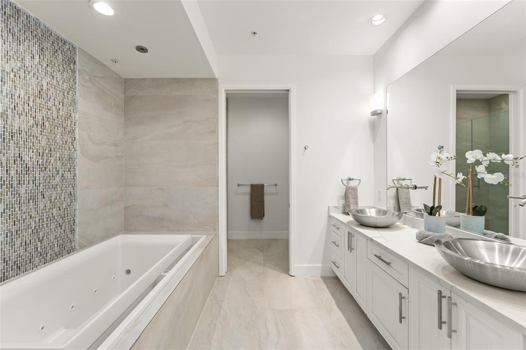 150 E ROBINSON STREET UNIT PH3