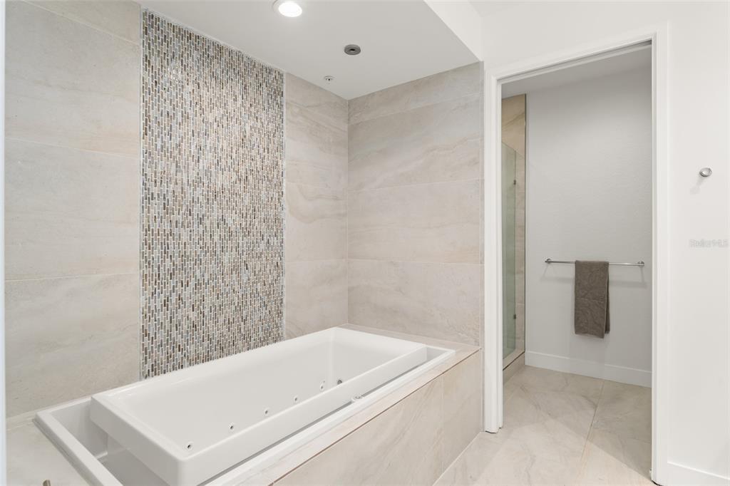 150 E ROBINSON STREET UNIT PH3