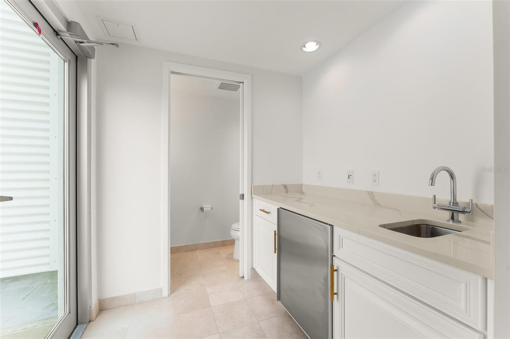 150 E ROBINSON STREET UNIT PH3
