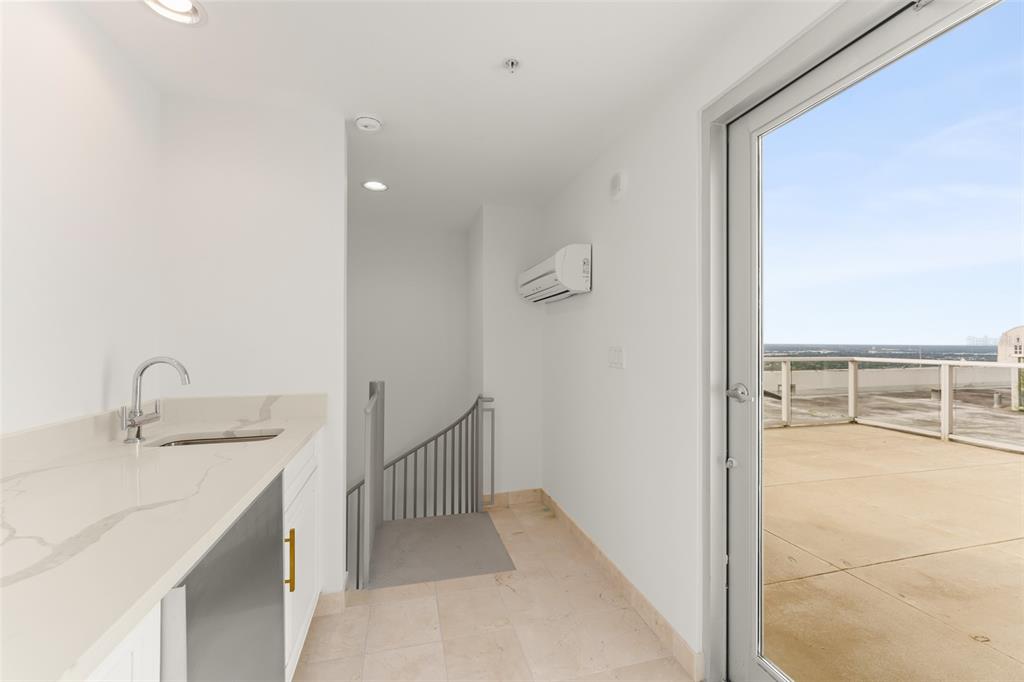 150 E ROBINSON STREET UNIT PH3