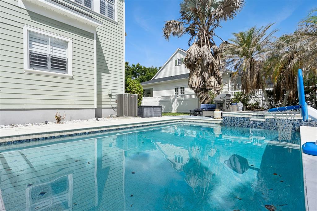 928 JASMINE STREET
