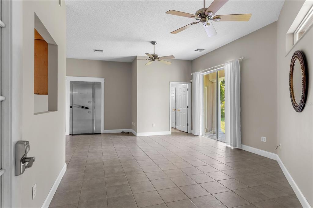 180 RIVER OAKS CIRCLE