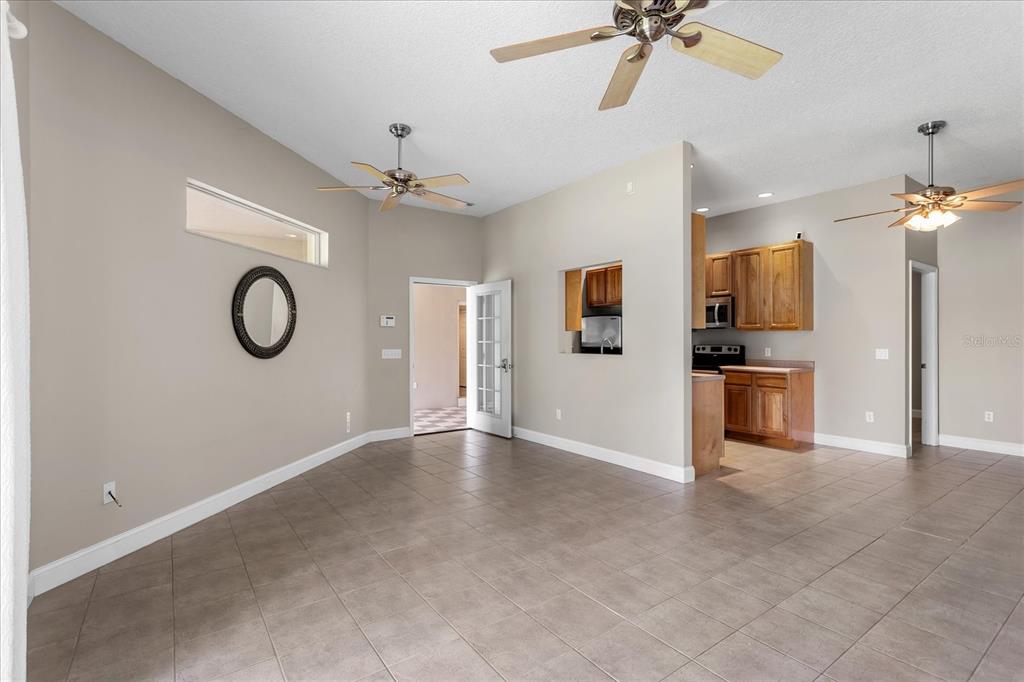 180 RIVER OAKS CIRCLE