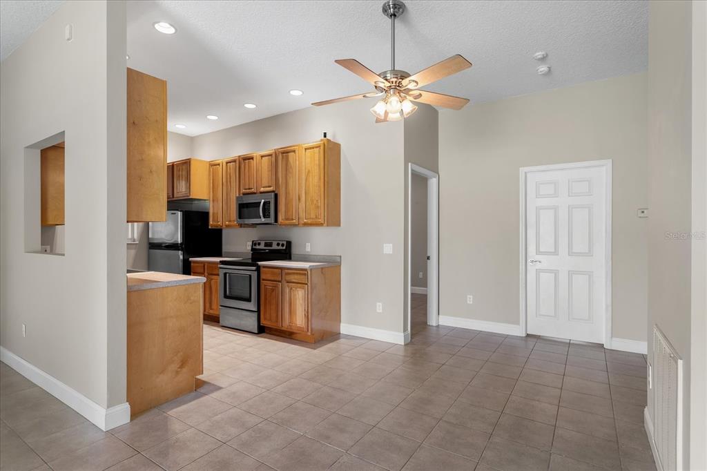 180 RIVER OAKS CIRCLE