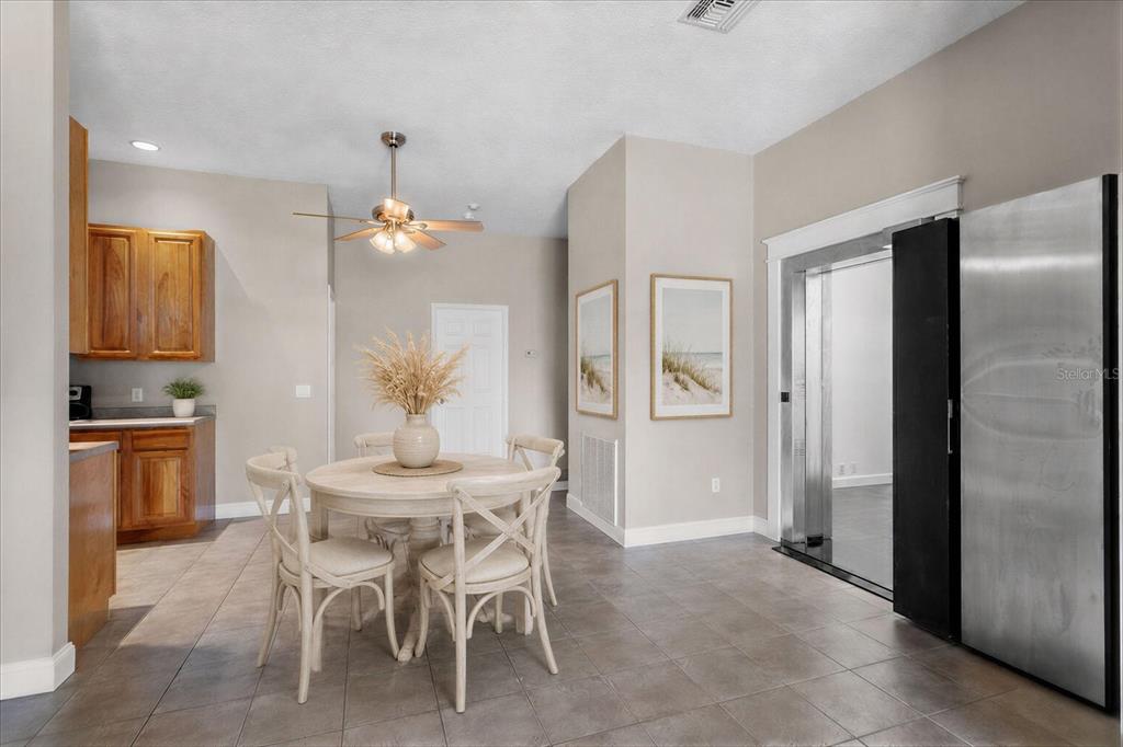 180 RIVER OAKS CIRCLE