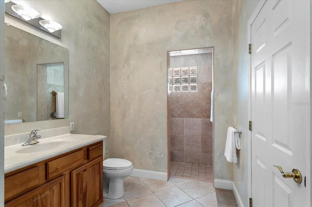 180 RIVER OAKS CIRCLE