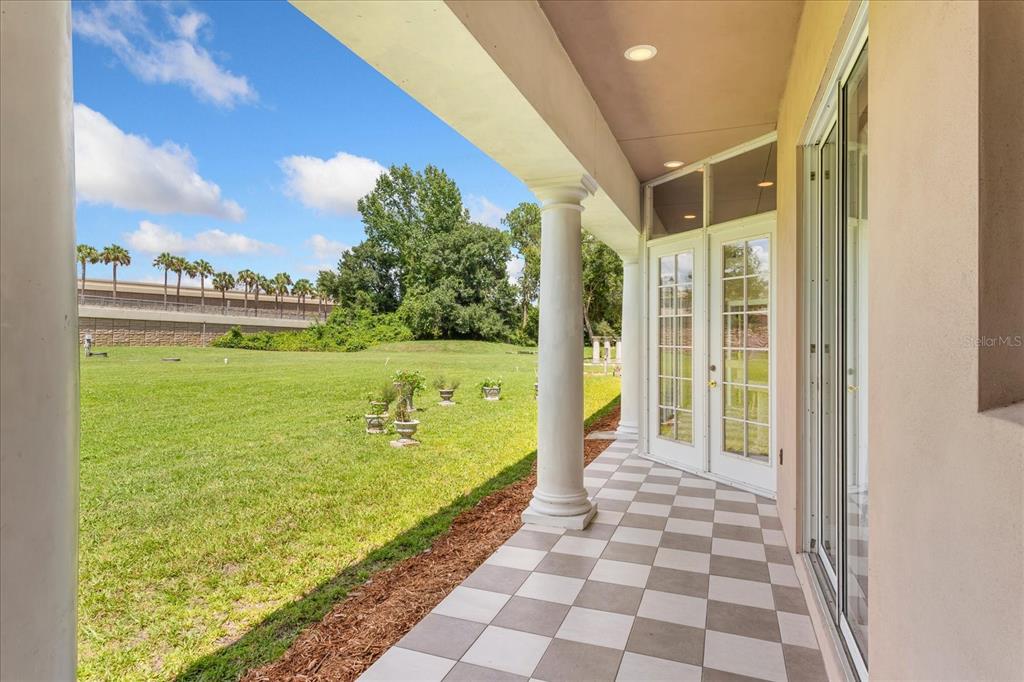 180 RIVER OAKS CIRCLE