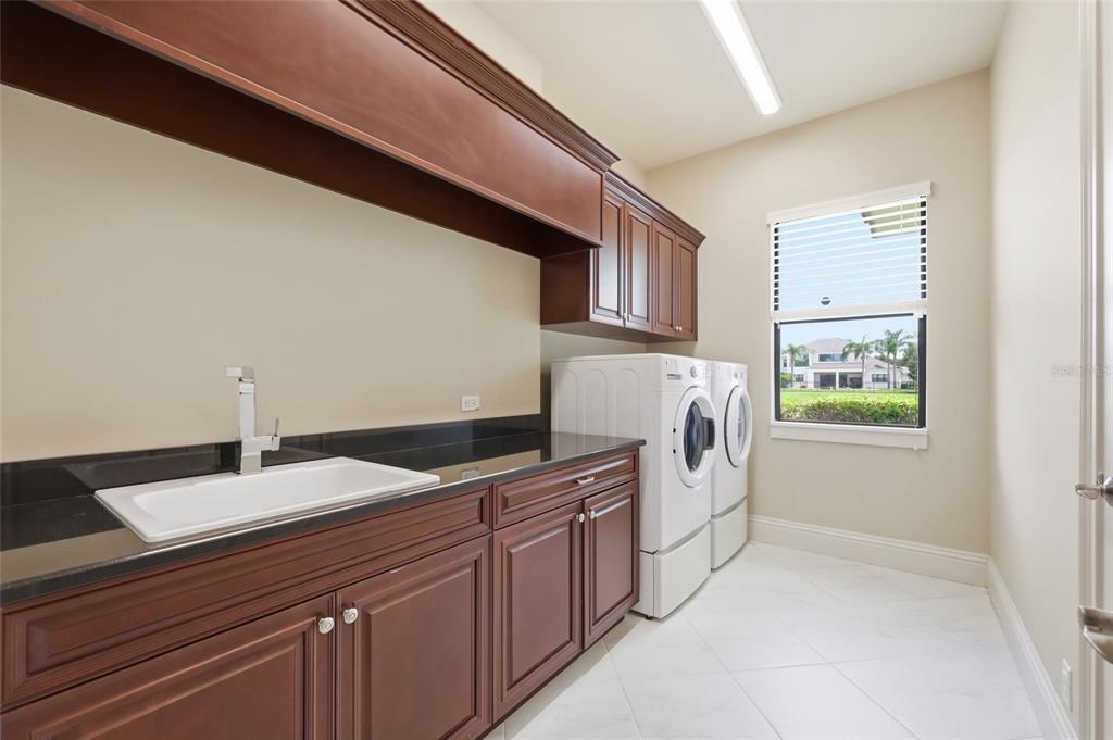 12102 MONTALCINO CIRCLE