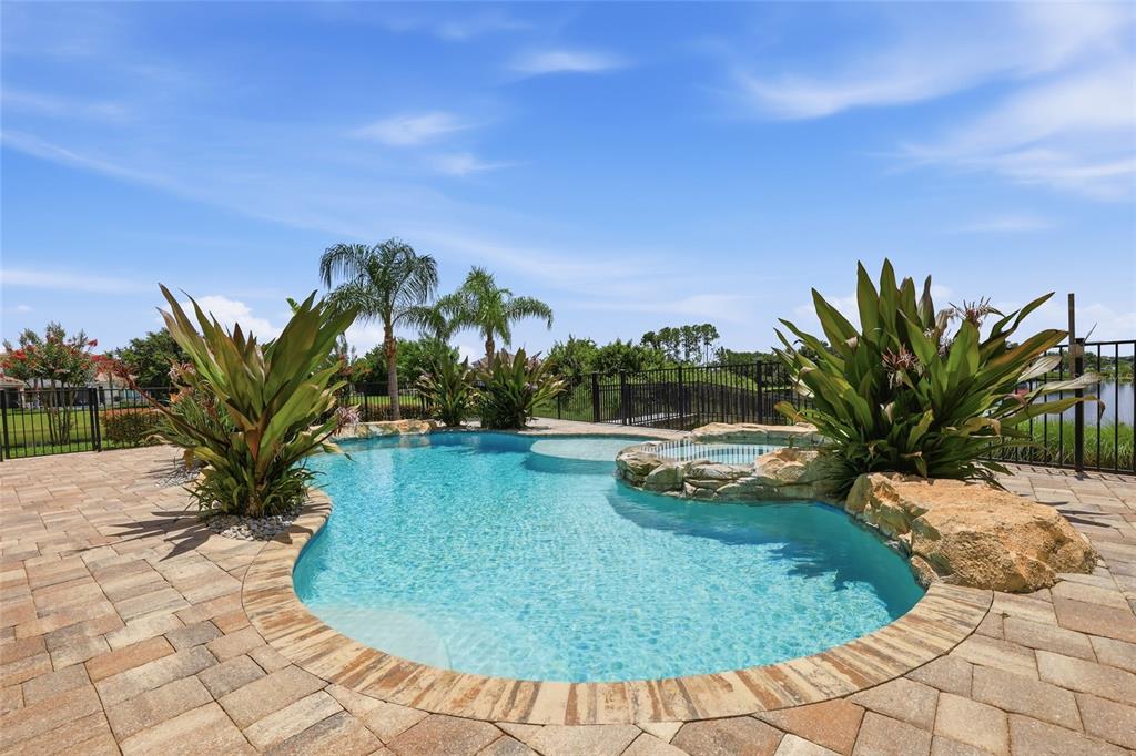 12102 MONTALCINO CIRCLE