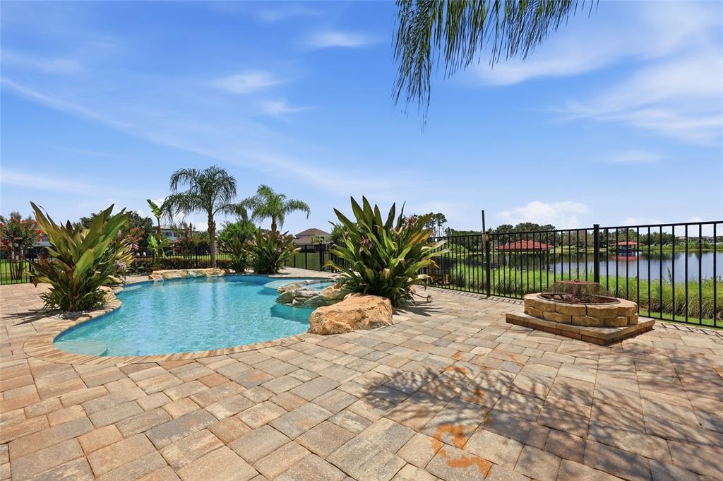 12102 MONTALCINO CIRCLE