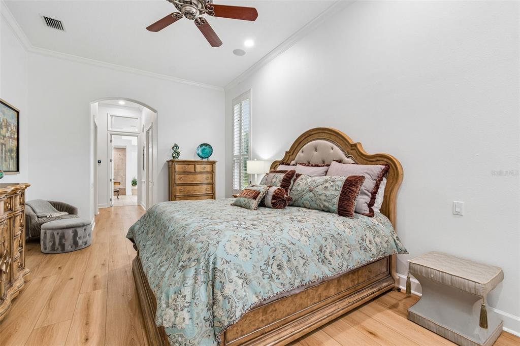 21105 LAKE VIENNA DRIVE