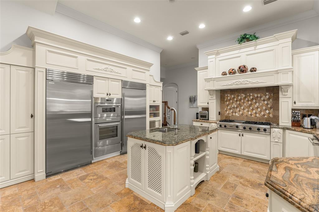 6055 LOUISE COVE DRIVE