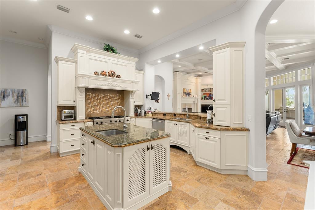 6055 LOUISE COVE DRIVE
