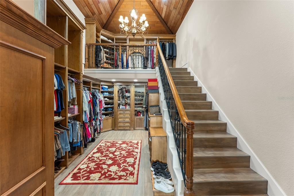 6055 LOUISE COVE DRIVE