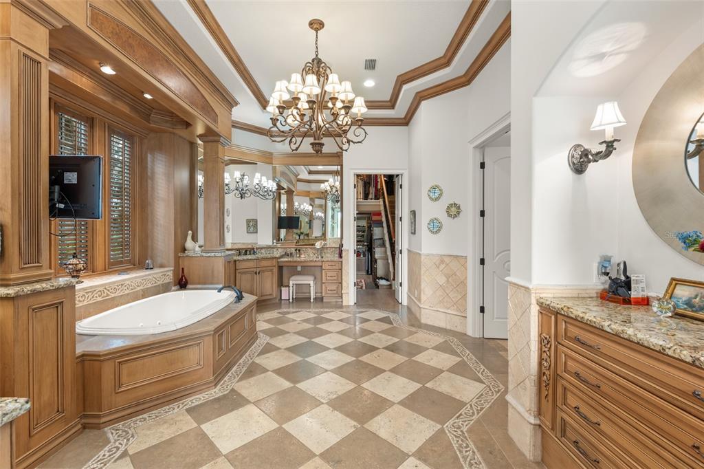 6055 LOUISE COVE DRIVE