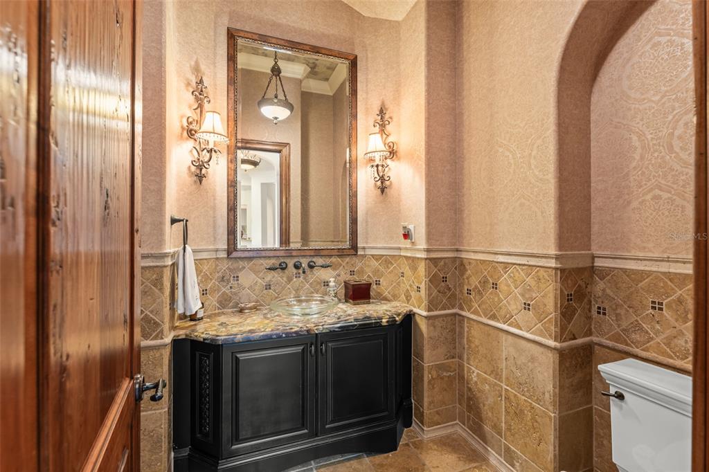 6055 LOUISE COVE DRIVE