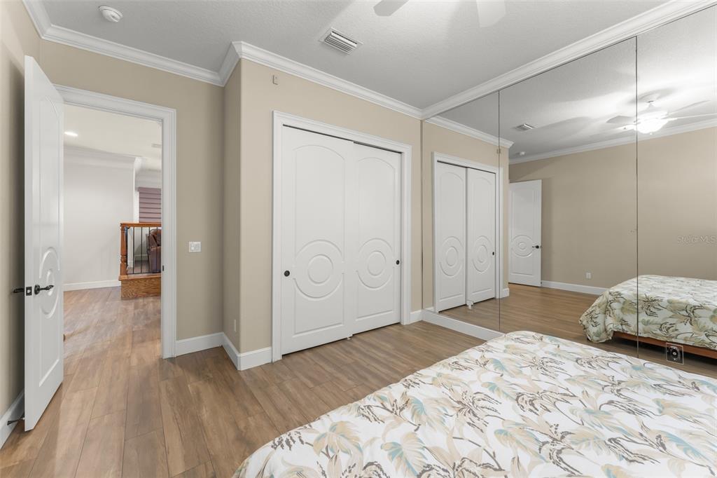 6055 LOUISE COVE DRIVE