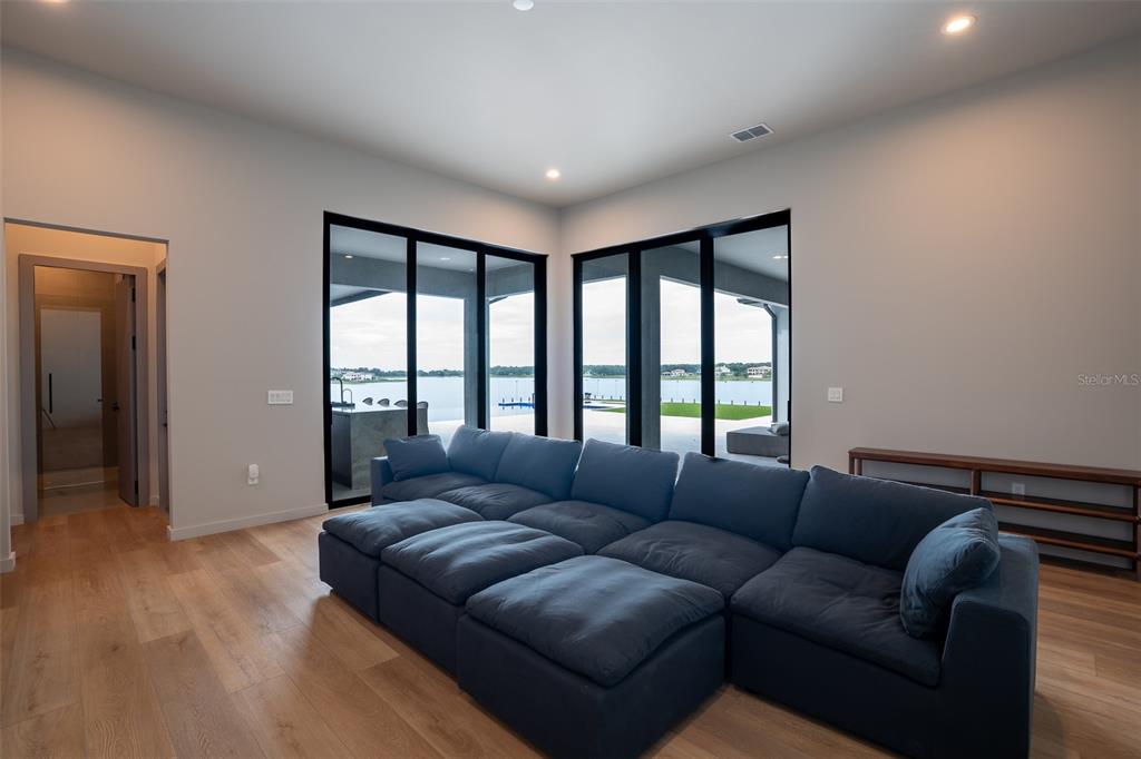 15125 PENDIO DRIVE