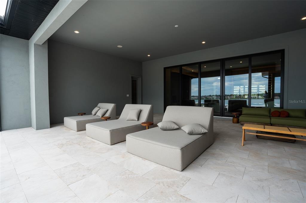 15125 PENDIO DRIVE