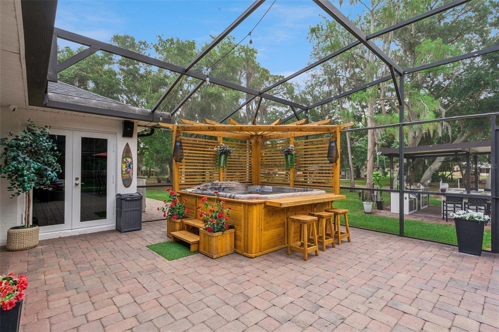 11516 LYONS COURT