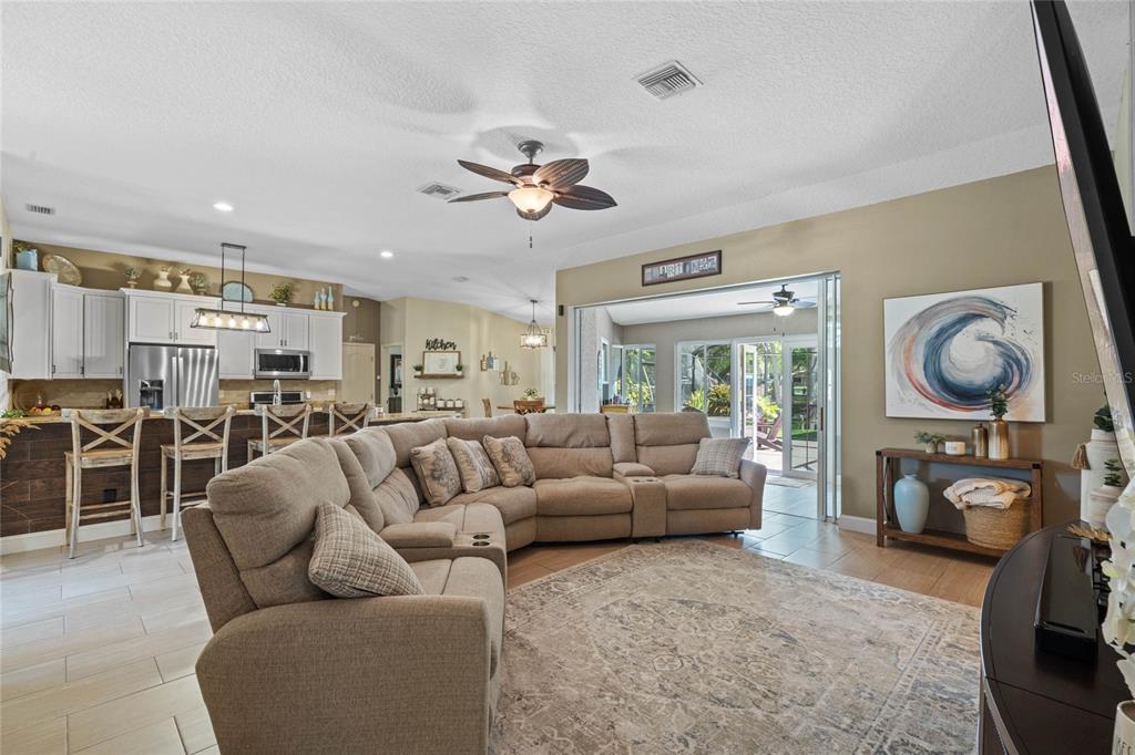 11516 LYONS COURT