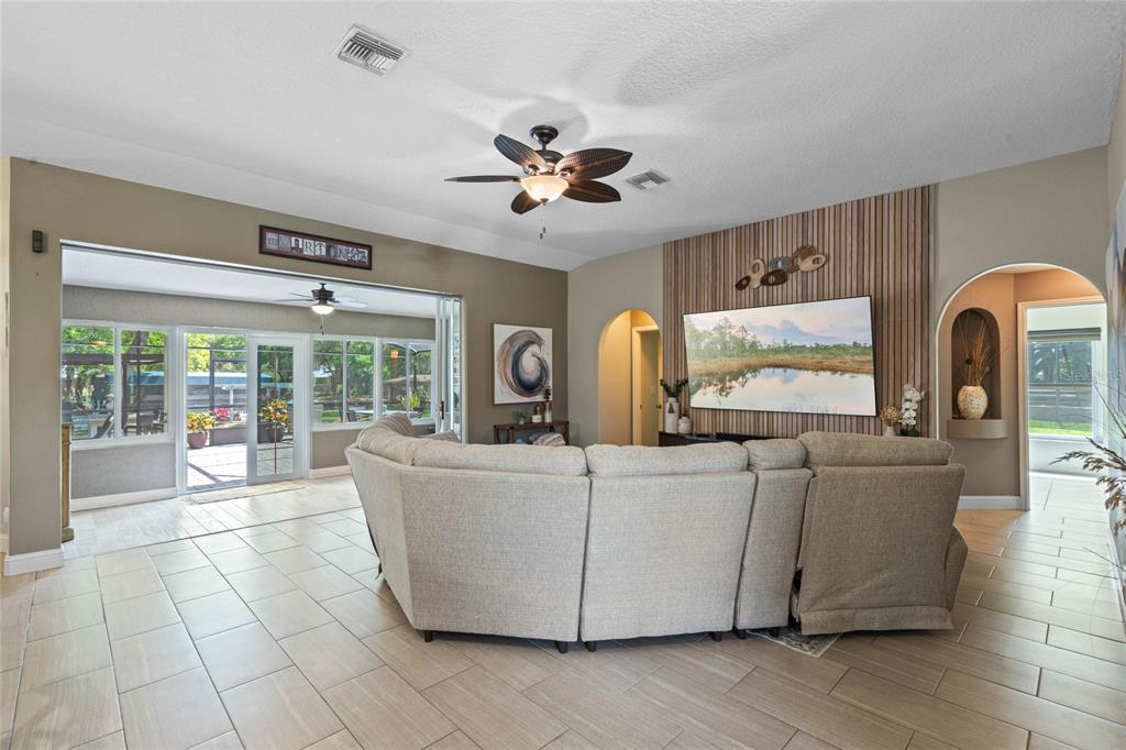 11516 LYONS COURT