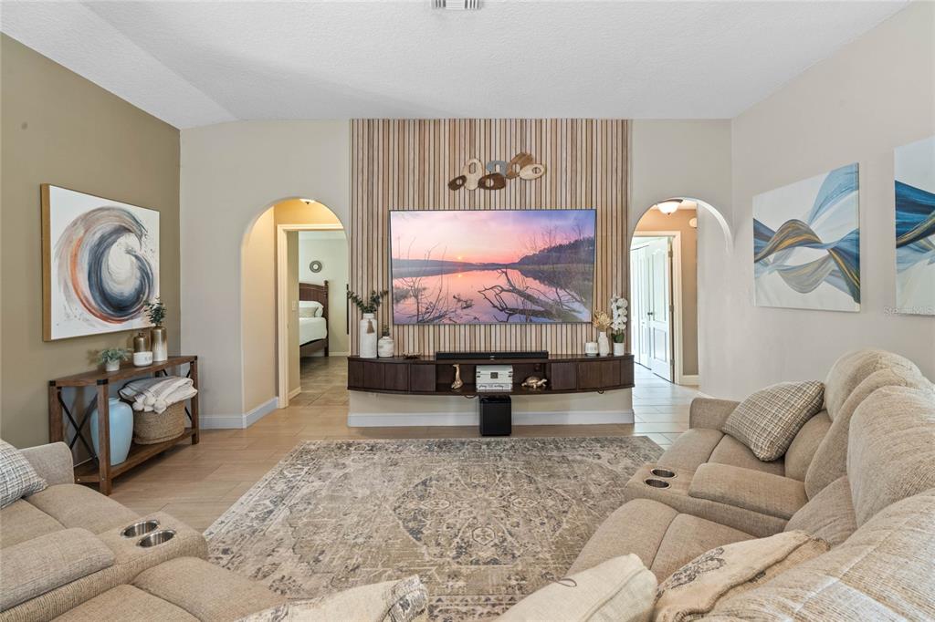 11516 LYONS COURT
