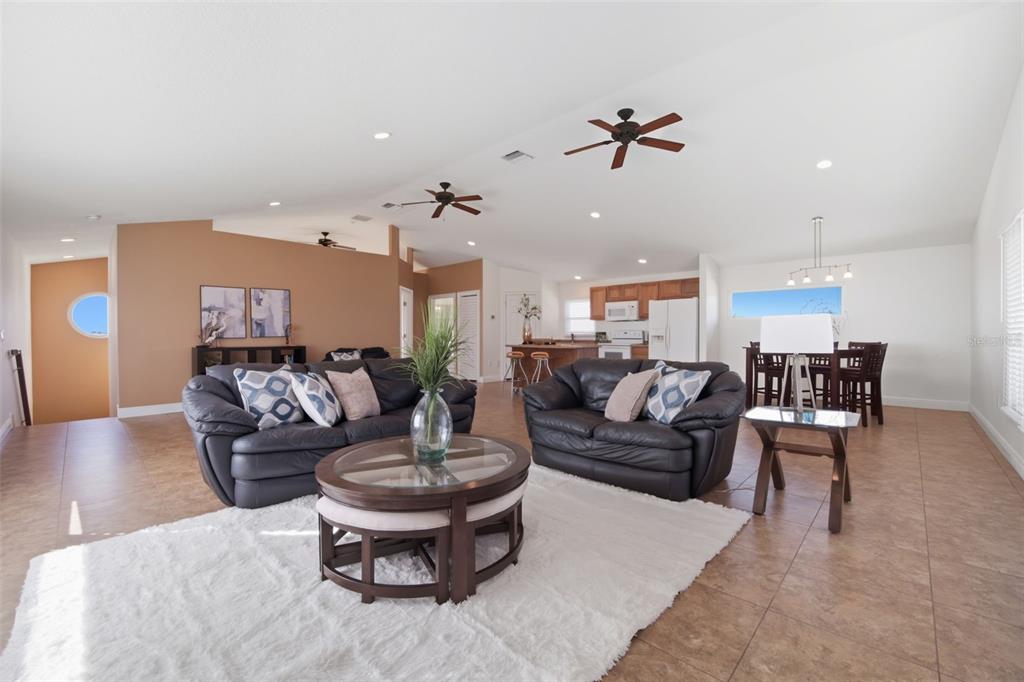 3215 GULF CITY ROAD