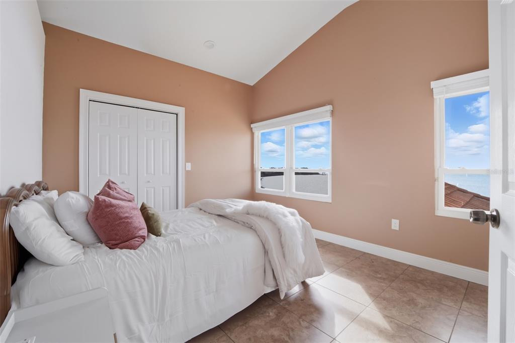 3215 GULF CITY ROAD