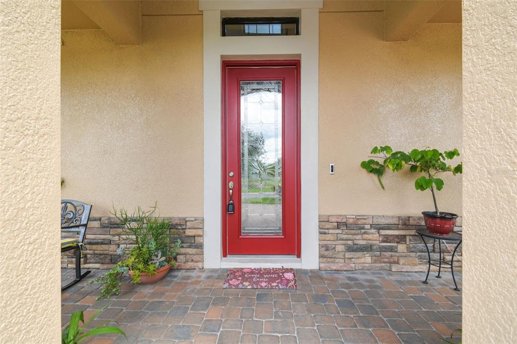 2566 LAKE MANOR DRIVE