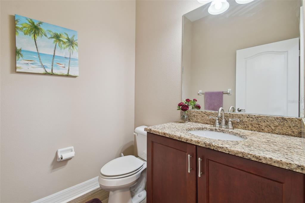 2566 LAKE MANOR DRIVE