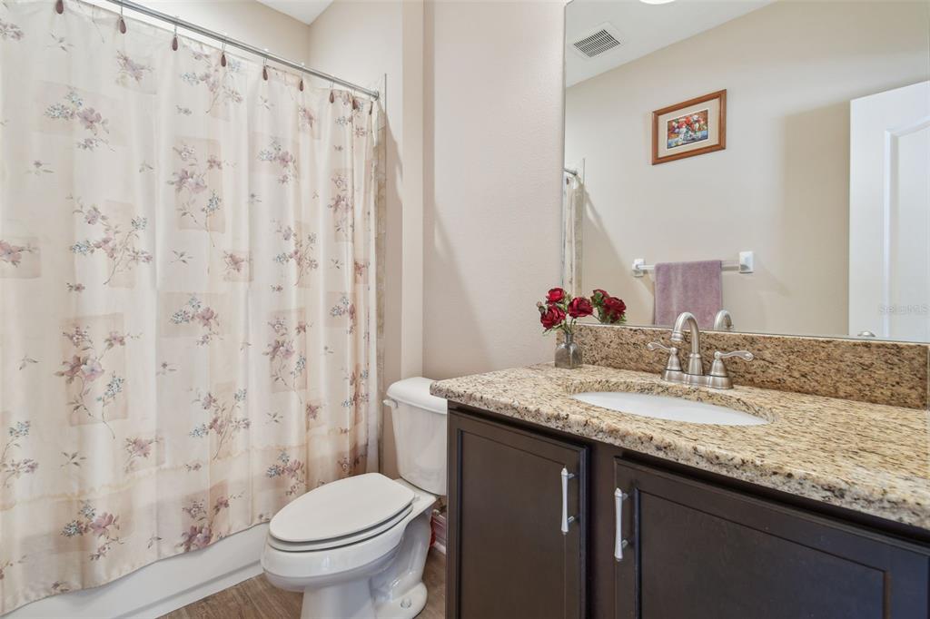2566 LAKE MANOR DRIVE