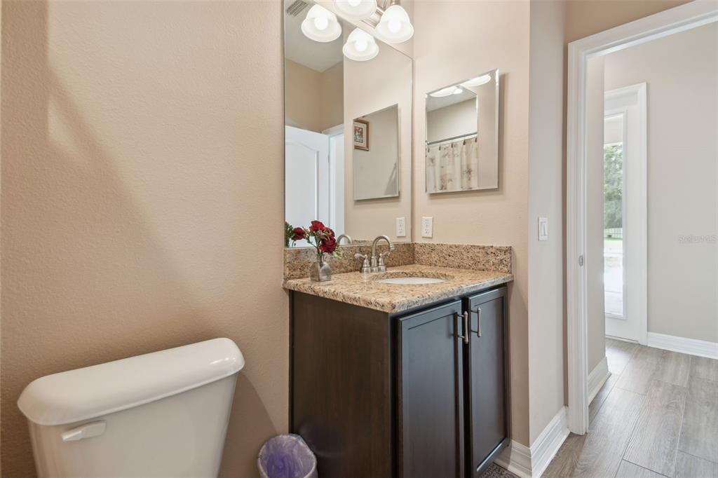 2566 LAKE MANOR DRIVE